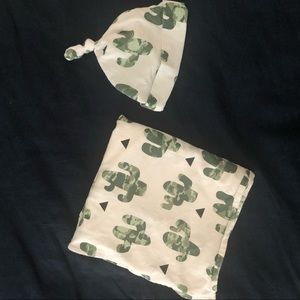 Swaddle and hat set cactus with black triangles